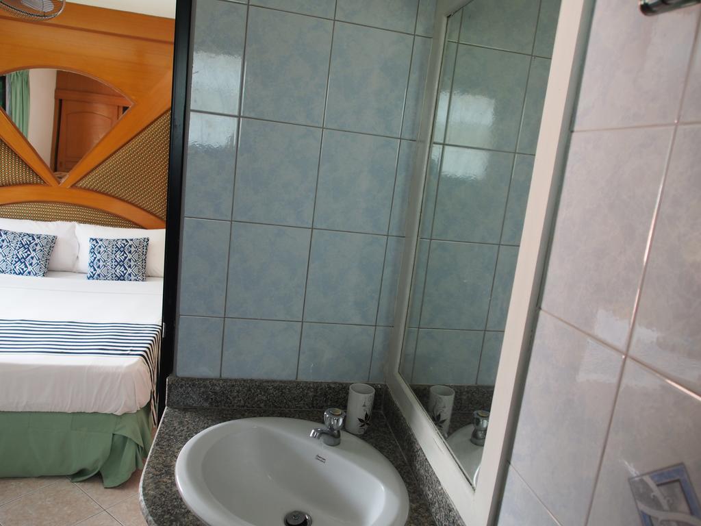 Waree'S Guesthouse Ката-Біч Екстер'єр фото
